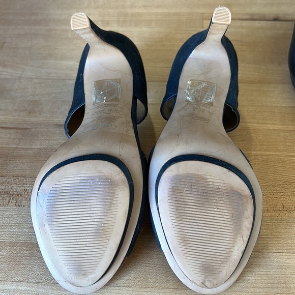 Black Heels - Picture 3 of 5